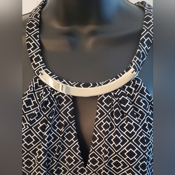 White House Black Market Geometric Drop Waist Halter In Black And White Size M - Picture 4 of 8